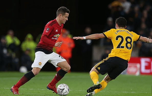 樣舉足輕重 樣舉足輕重